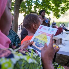 Proposées par les habitants dans le cadre de Villejuif respire, les fêtes de quartier Hautes-Bruyères et Lebon-Lamartine, samedi 27 août, ont permis aux habitants de prolonger les vacances d'été ou de se retrouver pour celles et ceux qui revenaient de congés.[Photos Sylvie Grima]