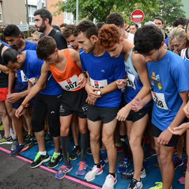 30e édition de la Corrida de Villejuif avec 2 courses adultes et 5 courses enfants.L'intégralité des photos des courses adultes sur https://t.co/T5aKXuC3KB