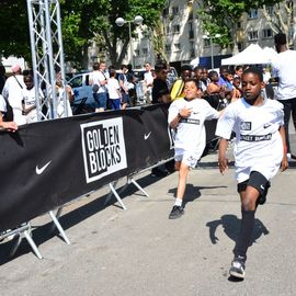 Samedi 22 juin, les Golden Blocks débarquaient à Villejuif avec 3 challenges d'athlétisme pour les jeunes de 8 à 16 ans: Sprint en duel / High Jump / Mile. Le tout entrecoupé d'animations Breakdance / BMX / Hip-Hop / DJ / Double Dutch...