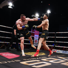 Déjà la 6e édition du Villejuif Boxing Show. Une soirée de qualité cette année encore avec des combats de haut niveau national et international en boxe anglaise et boxe pieds-poings. [photos Sylvie Grima / Lucile Cubin]