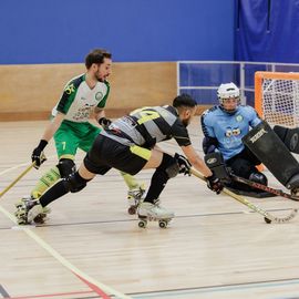 Sacrés champions de France de Nationale 2 lors du dernier match de la saison, les joueurs de l'USV Roller - Rink-Hockeymontent en Nationale 1 – Elite ![Photos Alex Bonnemaison]