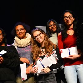 Les jeunes Villejuifois se sont rendus nombreux à cette soirée en leur honneur, pour récompenser leur réussite aux examens de tous niveaux (Bac, BEP, Master...) au cours de l'année 2018, et ponctuée d'une grande tombola et du concert de Nessryne.