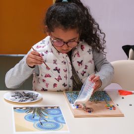 Zoom sur 3 activités enfance et jeunesse:▪️ Surf à Paris▪️ Initiation au pilotage de drones▪️ Sortie à la Ferme Pédagogique[Photos Alex Bonnemaison / Anja Simonet / Xiwen Wang]