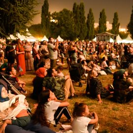 Le 1er village Villejuif respire 2022 s'est installé dans le parc des Hautes-Bruyères et dans la cité du Vercors, avec son lot d'animations et la fête du 13 juillet![Photos Lucile Cubin / Direction de la Communication]