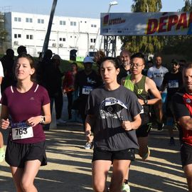 Une grande fête du sport avec près de 1500 coureur·se·s sur les 5/10km, courses jeunes et familles.Les vainqueurs des 10km ont battu le record de l'épreuve, avec la 8e meilleure performance mondiale chez les femmes!1700 euros ont été reversés à l’association Une maison au cœur de la vie, qui vient en aide aux familles dont les enfants sont hospitalisés à l’Institut Gustave-Roussy. Un grand merci aux 150 bénévoles, aux associations villejuifoises, et à tous les services de la ville.[Photos ©Anja Simonet / ©Raphaël Garnier]