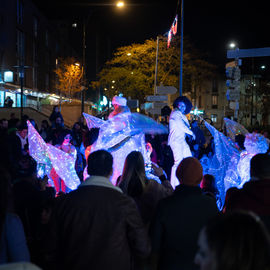 Retour en images sur le Marché de Noël en centre-ville samedi et dimanche, avec ses nombreuses animations organisées par la Ville et l'association Les commerçants de Villejuif: fanfares, Père Noël, cracheurs de feu, spectacle lumineux...[photos Xiwen Wang / Direction de la communication]