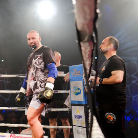 Déjà la 6e édition du Villejuif Boxing Show. Une soirée de qualité cette année encore avec des combats de haut niveau national et international en boxe anglaise et boxe pieds-poings. [photos Sylvie Grima / Lucile Cubin]