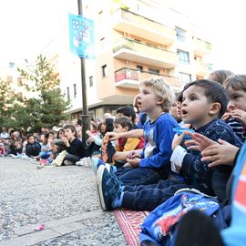 2 journées de fête, en centre-ville et au pied de la tour du 44 Jean Mermoz, organisées par le Théâtre Romain Rolland et la Ville.Un moment de féérie qui s'est aussi cette année installé en cœur de quartier pour permettre à tous d’admirer les prouesses des acrobates ![Photos Lucile Cubin]