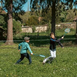 Pendant les vacances de printemps, les petits Villejuifois ont pu profiter de séjour au grand air: Nature et vie médiévale en Bourgogne pour les 6-11 ans et Nature et ferme en Seine-et-Marne pour les 4-6 ans.[photos Anja Simonet / Xiwen Wang]