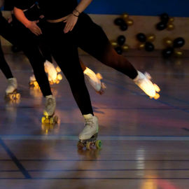 Dimanche 28 janvier, l'USV Roller Skating accueillait pour la 1ère fois ce week-end à la Halle des sports Colette Besson un gala de patinage artistique. Patineuses et patineurs de tout âge sont venus présenter, en groupe ou en solo, leurs chorégraphies sur le thème des musiques de films. [photos Sylvie Grima]