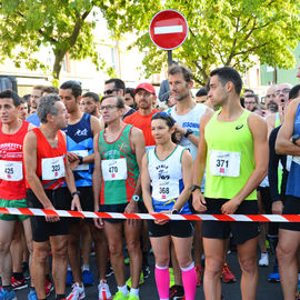 Un plateau élite relevé sur le 10km couru en moins de 29mn, de nombreux coureurs et marcheurs amateurs sur le 10, le 5 et le Run'N'Bike, et la relève déjà assurée avec les courses des jeunes l'après-midi!