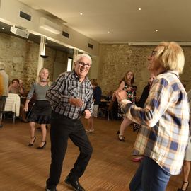 Pendant une semaine, les Seniors à l'honneur pour changer notre regard sur les aînés et briser les idées reçues: conférences, échanges intergénérationnelles, théâtre, ateliers santé et sécurité, initiations sportives…