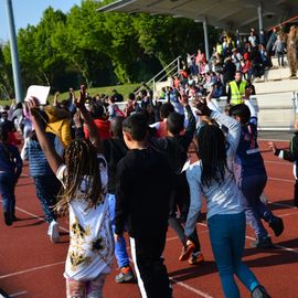 Toute la journée du 19 avril, le stade Louis Dolly a résonné des foulées et des cris d'encouragement des élèves d'élémentaire de Villejuif venus participer à la traditionnelle Course d'Endurance scolaire.