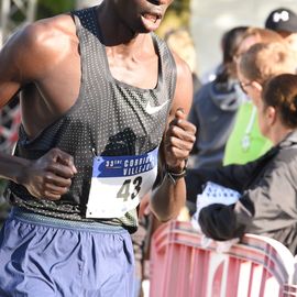 Une grande fête du sport avec près de 1500 coureur·se·s sur les 5/10km, courses jeunes et familles.Les vainqueurs des 10km ont battu le record de l'épreuve, avec la 8e meilleure performance mondiale chez les femmes!1700 euros ont été reversés à l’association Une maison au cœur de la vie, qui vient en aide aux familles dont les enfants sont hospitalisés à l’Institut Gustave-Roussy. Un grand merci aux 150 bénévoles, aux associations villejuifoises, et à tous les services de la ville.[Photos ©Anja Simonet / ©Raphaël Garnier]