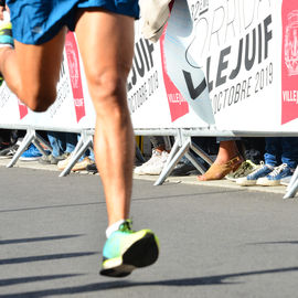 Un plateau élite relevé sur le 10km couru en moins de 29mn, de nombreux coureurs et marcheurs amateurs sur le 10, le 5 et le Run'N'Bike, et la relève déjà assurée avec les courses des jeunes l'après-midi!