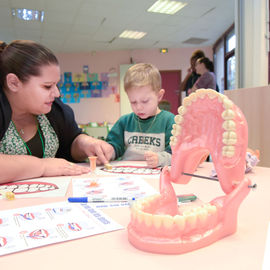 Pendant 2 semaines, la ville a choisi de mettre en valeur le droit à la santé des enfants avec des conférences et ateliers, des expos, des formations et de nombreuses animations et jeux pour les enfants et leurs parents.[photos Sylvie Grima / Lucile Cubin]