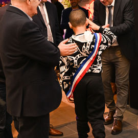 Samedi 20 janvier, toute la population de Villejuif était invitée à débuter l'année dans la convivialité autour d'un buffet, d'un moment musical et de la mise à l'honneur du monde sportif.[photos Lucile Cubin]