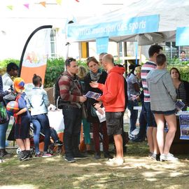 Plus de 5000 villejuifois au rendez-vous de la rentrée pour découvrir et s'inscrire aux nombreuses activités sportives, culturelles ou associatives.