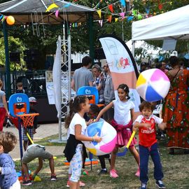 Plus de 5000 villejuifois au rendez-vous de la rentrée pour découvrir et s'inscrire aux nombreuses activités sportives, culturelles ou associatives.