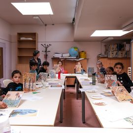 Zoom sur 3 activités enfance et jeunesse:▪️ Surf à Paris▪️ Initiation au pilotage de drones▪️ Sortie à la Ferme Pédagogique[Photos Alex Bonnemaison / Anja Simonet / Xiwen Wang]