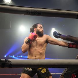 Déjà la 5e édition du Villejuif Boxing Show #VBS5 ce samedi à l'Espace Congrès des Esselières.Un RDV sportif désormais incontournable chaque année dans le paysage de la boxe avec des ceintures en jeu et des combats de très haut niveau opposant les champion·ne·s de l'Académie des Boxes Villejuif à des adversaires venu·e·s parfois de loin.[photos Sylvie Grima]