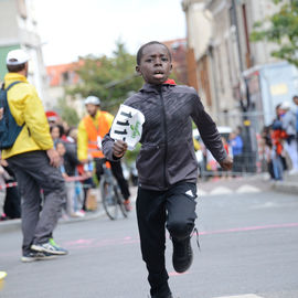 30e édition de la Corrida de Villejuif avec 2 courses adultes et 5 courses enfants.L'intégralité des photos des courses adultes sur https://t.co/T5aKXuC3KB