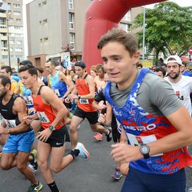 30e édition de la Corrida de Villejuif avec 2 courses adultes et 5 courses enfants.L'intégralité des photos des courses adultes sur https://t.co/T5aKXuC3KB