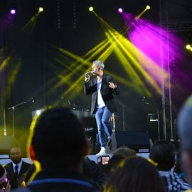 Des centaines de spectateurs massés devant la scène pour chanter avec Lisandro Cuxi, François Feldman etJoniece Jamison, danser avec le Staries Show ou applaudir le travail des musiciens et danseurs la MPT Gérard-Philipe et des Conservatoires.