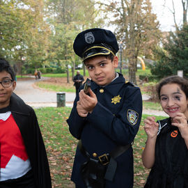 Petits monstres, savants fous, sorcières ou artistes en herbe s'en sont donnés à coeur joie pendant ces vacances d'automne. Entre ateliers, spectacles, bal, pas le temps s'ennuyer...