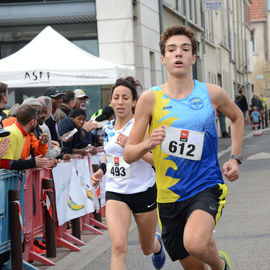 30e édition de la Corrida de Villejuif avec 2 courses adultes et 5 courses enfants.L'intégralité des photos des courses adultes sur https://t.co/T5aKXuC3KB