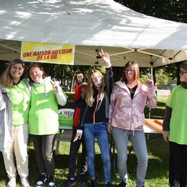 Une grande fête du sport avec près de 1500 coureur·se·s sur les 5/10km, courses jeunes et familles.Les vainqueurs des 10km ont battu le record de l'épreuve, avec la 8e meilleure performance mondiale chez les femmes!1700 euros ont été reversés à l’association Une maison au cœur de la vie, qui vient en aide aux familles dont les enfants sont hospitalisés à l’Institut Gustave-Roussy. Un grand merci aux 150 bénévoles, aux associations villejuifoises, et à tous les services de la ville.[Photos ©Anja Simonet / ©Raphaël Garnier]