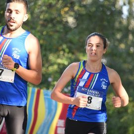 Une grande fête du sport avec près de 1500 coureur·se·s sur les 5/10km, courses jeunes et familles.Les vainqueurs des 10km ont battu le record de l'épreuve, avec la 8e meilleure performance mondiale chez les femmes!1700 euros ont été reversés à l’association Une maison au cœur de la vie, qui vient en aide aux familles dont les enfants sont hospitalisés à l’Institut Gustave-Roussy. Un grand merci aux 150 bénévoles, aux associations villejuifoises, et à tous les services de la ville.[Photos ©Anja Simonet / ©Raphaël Garnier]