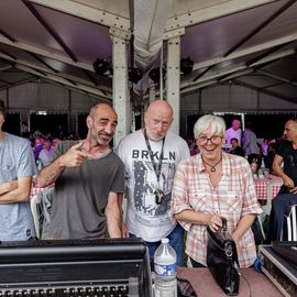 Une journée de fête pour les Seniors avec déjeuner festif abrité, spectacles et musique, dans une ambiance de guinguette conviviale et champêtre!