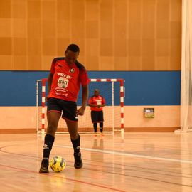 Dimanche 27 novembre, la Halle des Sports Colette Besson accueillait le Championnat régional de futsal pour les personnes en situation de handicap, organisé par la Futs'Cap Association et le Villejuif Futsal Club, en partenariat avec la Fédération Française du Sport Adapté.