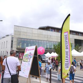 Vous étiez plusieurs milliers à parcourir les différents espaces thématiques du Forum de Rentrée, pour profiter des démonstrations et animations gratuites, et pour aller à la rencontre des 130 associations et clubs sportifs et des 20 services municipaux présents pour vous présenter leurs activités, On espère que chacun a pu trouver son bonheur pour s'épanouir cette année !