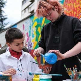 Zoom sur 3 activités enfance et jeunesse:▪️ Surf à Paris▪️ Initiation au pilotage de drones▪️ Sortie à la Ferme Pédagogique[Photos Alex Bonnemaison / Anja Simonet / Xiwen Wang]