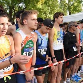 Une grande fête du sport avec près de 1500 coureur·se·s sur les 5/10km, courses jeunes et familles.Les vainqueurs des 10km ont battu le record de l'épreuve, avec la 8e meilleure performance mondiale chez les femmes!1700 euros ont été reversés à l’association Une maison au cœur de la vie, qui vient en aide aux familles dont les enfants sont hospitalisés à l’Institut Gustave-Roussy. Un grand merci aux 150 bénévoles, aux associations villejuifoises, et à tous les services de la ville.[Photos ©Anja Simonet / ©Raphaël Garnier]