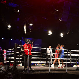 Déjà la 6e édition du Villejuif Boxing Show. Une soirée de qualité cette année encore avec des combats de haut niveau national et international en boxe anglaise et boxe pieds-poings. [photos Sylvie Grima / Lucile Cubin]