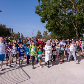 35e Corrida de Villejuif: les courses jeunes et familles et les animations de l'après-midi autour des jeux et du sport.[photos Sylvie Grima / Xiwen wang] 