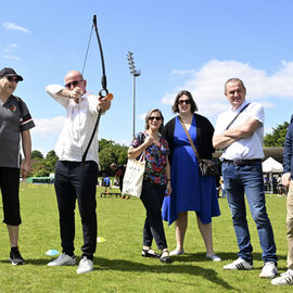 Dimanche 23 juin, d'abord au stade Louis Dolly à l'occasion de l'inauguration des nouvelles installations, puis en centre-ville, Villejuif célébrait le sport et les Jeux olympiques et paralympiques, avec de nombreuses animations, spectacles, démonstration, initiations... [photos Lucile Cubin / Xiwen Wang]