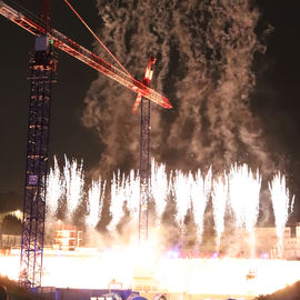 Des milliers de curieux se sont retrouvés autour du puits de la future gare pour découvrir les tunneliers et profiter des animations: ateliers, mise en lumière, spectacle pyrotechnique, live électro et gigot-bitume.