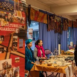 Un mois de janvier ponctué de festivités internationales: > Nouvel an berbère à la MPT Gérard Philipe avec poésie, musique, débats... permettant de mettre en valeurs les cultures Touarègue et berbère.> Nouvel an chinois et vietnamien dans le centre-ville organisé par la Pharmacie de la Mairie avec une superbe Danse du dragon> Nouvel an vietnamien à la MPT Gérard-Philipe avec spectacles, danses, arts martiaux, gastronomie... organisé par l’association Hoa Hiep Vong Tay Nhan Ai.[Photos Xiwen Wang]