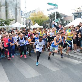 De la Pouss'jeunes à la marche/course "Pitchounes", en passant par les courses scolaires, les enfants ont mis le feu au bitume !