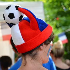 Des centaines de fans se sont réunis pour soutenir l'équipe de France en finale de la Coupe du Monde de foot et vibrer avec eux jusqu'au titre mondial !