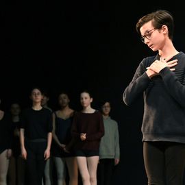 Retour en images sur la journée du 12 mars, avec l'atelier et sa restitution par les élèves du Conservatoire, suivi du spectacle "Une simple déclinaison de l’instant", de la Cie Les têtes penchées.[photos Anja Simonet]