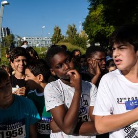 Une grande fête du sport avec près de 1500 coureur·se·s sur les 5/10km, courses jeunes et familles.Les vainqueurs des 10km ont battu le record de l'épreuve, avec la 8e meilleure performance mondiale chez les femmes!1700 euros ont été reversés à l’association Une maison au cœur de la vie, qui vient en aide aux familles dont les enfants sont hospitalisés à l’Institut Gustave-Roussy. Un grand merci aux 150 bénévoles, aux associations villejuifoises, et à tous les services de la ville.[Photos ©Anja Simonet / ©Raphaël Garnier]