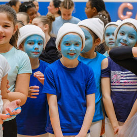 Dimanche 28 janvier, l'USV Roller Skating accueillait pour la 1ère fois ce week-end à la Halle des sports Colette Besson un gala de patinage artistique. Patineuses et patineurs de tout âge sont venus présenter, en groupe ou en solo, leurs chorégraphies sur le thème des musiques de films. [photos Sylvie Grima]