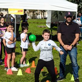 Une grande fête du sport avec près de 1500 coureur·se·s sur les 5/10km, courses jeunes et familles.Les vainqueurs des 10km ont battu le record de l'épreuve, avec la 8e meilleure performance mondiale chez les femmes!1700 euros ont été reversés à l’association Une maison au cœur de la vie, qui vient en aide aux familles dont les enfants sont hospitalisés à l’Institut Gustave-Roussy. Un grand merci aux 150 bénévoles, aux associations villejuifoises, et à tous les services de la ville.[Photos ©Anja Simonet / ©Raphaël Garnier]