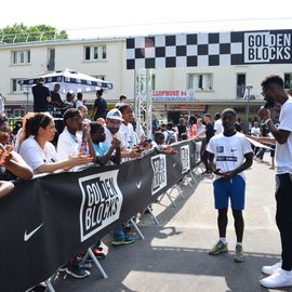 Samedi 22 juin, les Golden Blocks débarquaient à Villejuif avec 3 challenges d'athlétisme pour les jeunes de 8 à 16 ans: Sprint en duel / High Jump / Mile. Le tout entrecoupé d'animations Breakdance / BMX / Hip-Hop / DJ / Double Dutch...