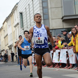 30e édition de la Corrida de Villejuif avec 2 courses adultes et 5 courses enfants.L'intégralité des photos des courses adultes sur https://t.co/T5aKXuC3KB